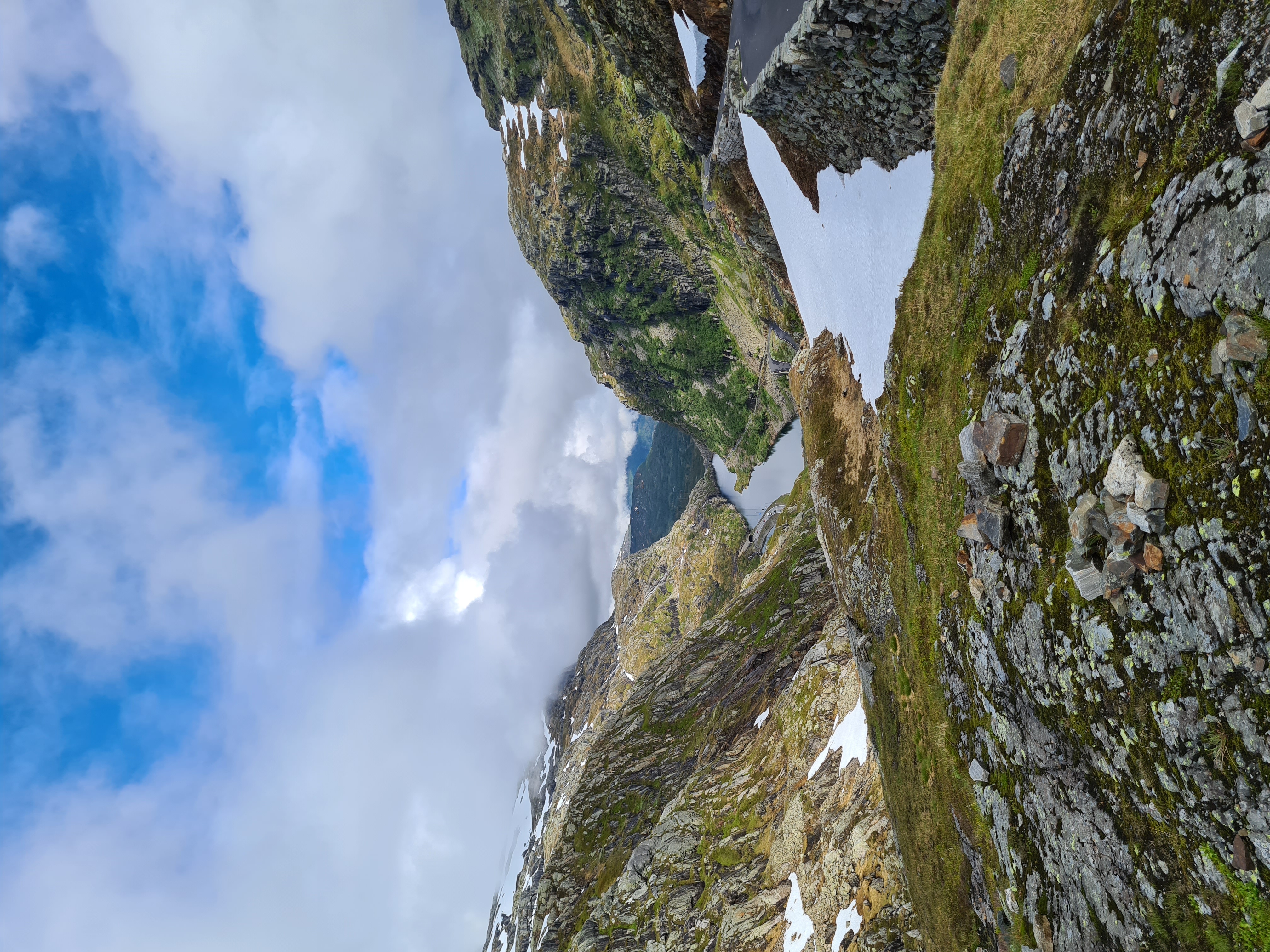 Veien over fjellet nord for Røldal
